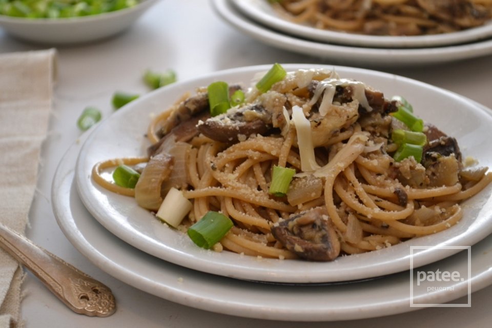 Спагетти с грибами и сыром - Шаг 12