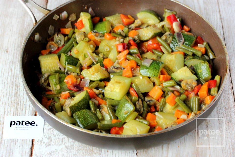 Мидии с овощами - Шаг 14