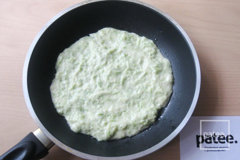 Кабачковые чебуреки с мясом - Шаг 11