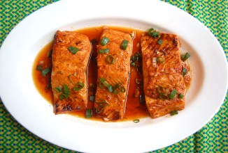 Печеный лосось в пряном соусе