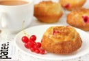 Сливочные кексы с красной смородиной