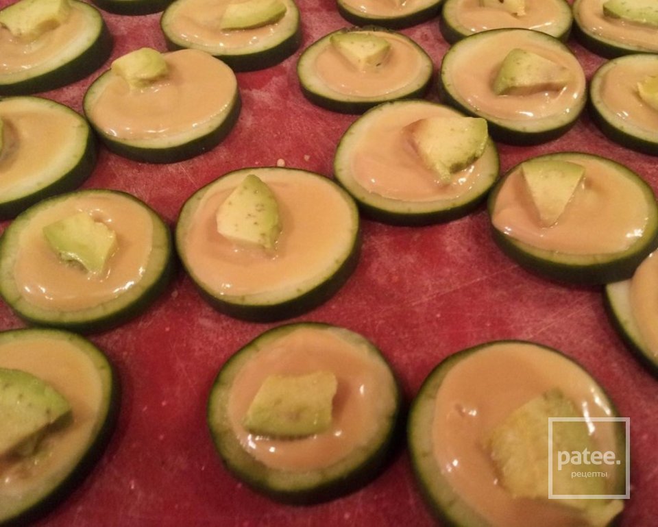 Креветки с васаби, огурцом и авокадо - Шаг 6