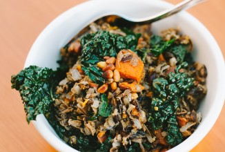 Рисовый плов с кале и сладким картофелем