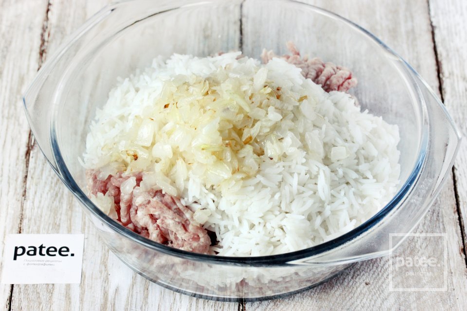 Голубцы из савойской капусты в сметане - Шаг 6