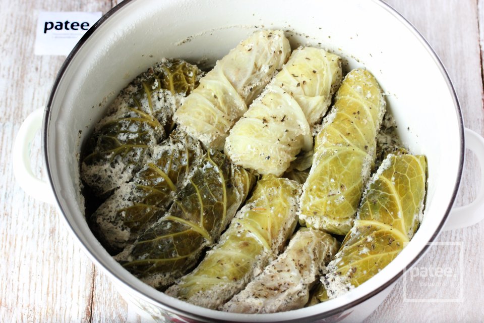 Голубцы из савойской капусты в сметане - Шаг 17