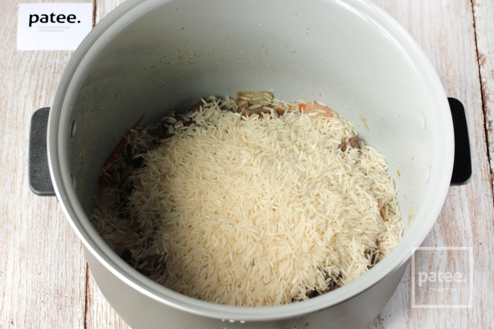 Плов с сердцем в мультиварке - Шаг 10