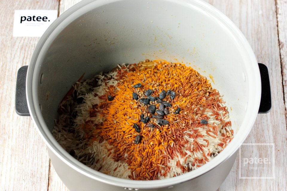 Плов с сердцем в мультиварке - Шаг 12