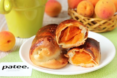 Рецепт Пирожки из дрожжевого теста с абрикосами