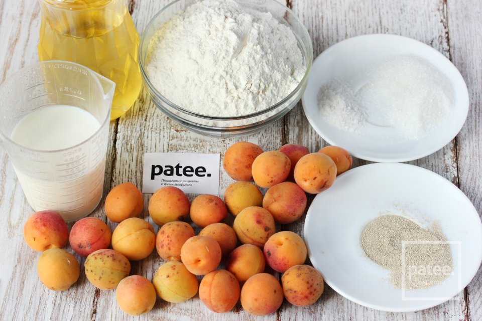 Пирожки из дрожжевого теста с абрикосами - Шаг 1