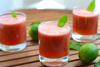 Смузи с арбузом и мятой