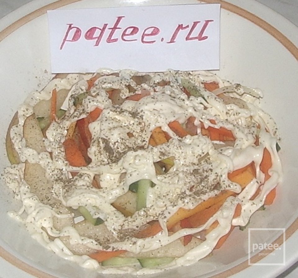 Салат Эмилия из свежих овощей и фруктов - Шаг 10