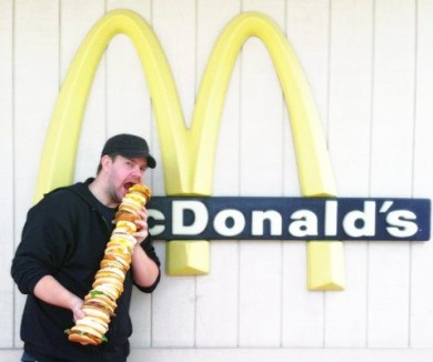 Башня из сэндвичей McDonald's