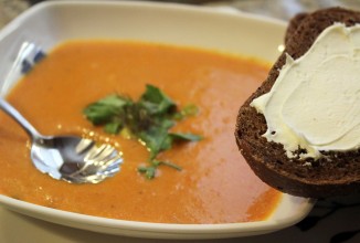 Морковный суп с острым чеддером