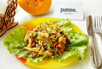 Теплый салат из тыквы и куриной грудки