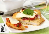 Свиные отбивные с помидорами и брынзой
