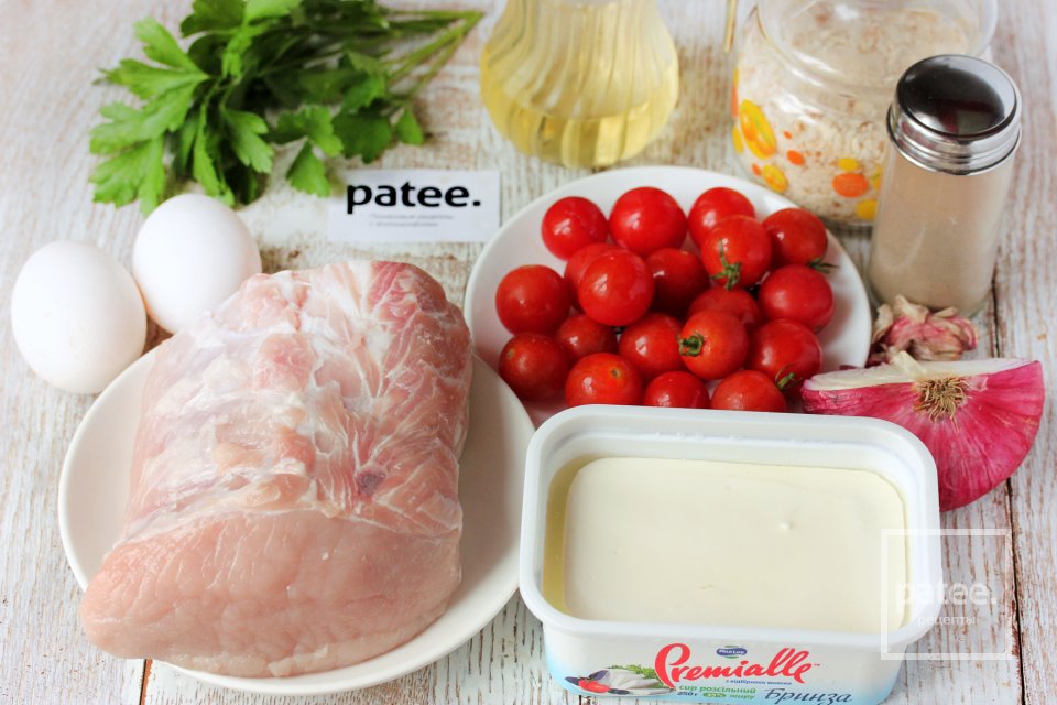 Свиные отбивные с помидорами и брынзой - Шаг 1
