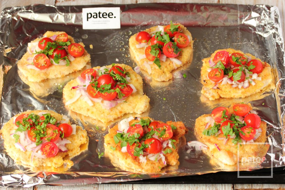 Свиные отбивные с помидорами и брынзой - Шаг 17