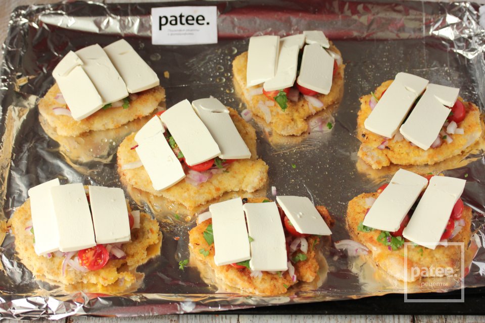 Свиные отбивные с помидорами и брынзой - Шаг 18