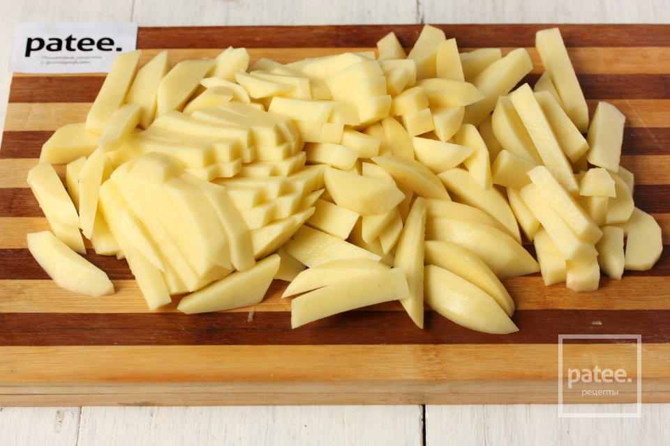 Маслята, жаренные с картофелем на сковороде - Шаг 4