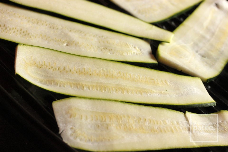 Рулетики из цуккини с сыром - Шаг 3