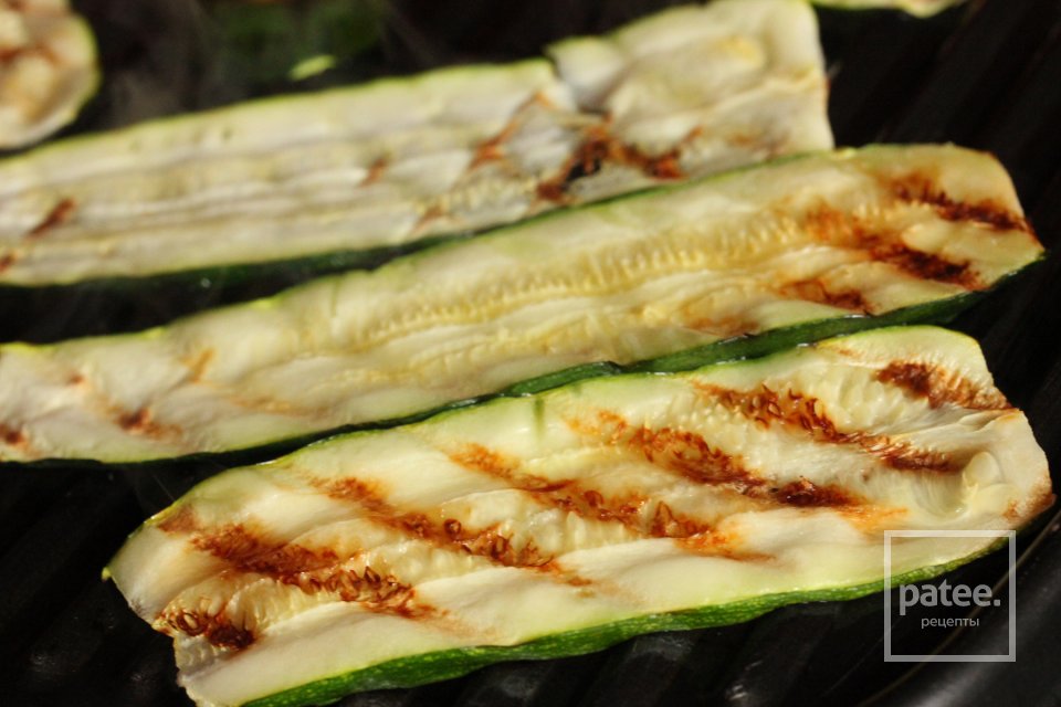 Рулетики из цуккини с сыром - Шаг 4