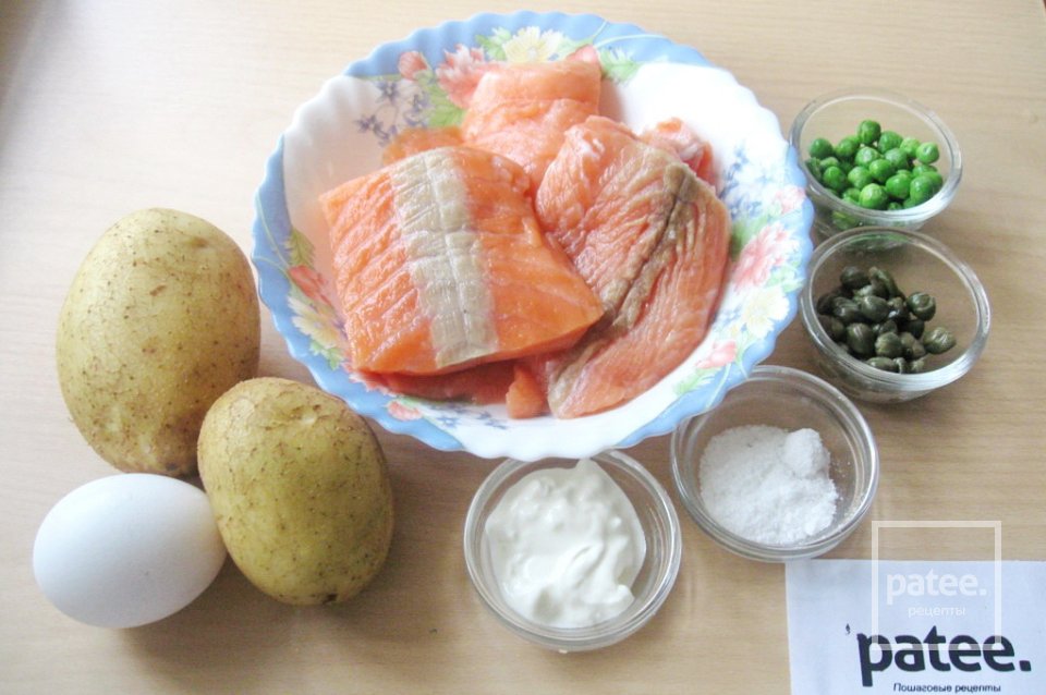 Запеканка из форели с картофелем - Шаг 1