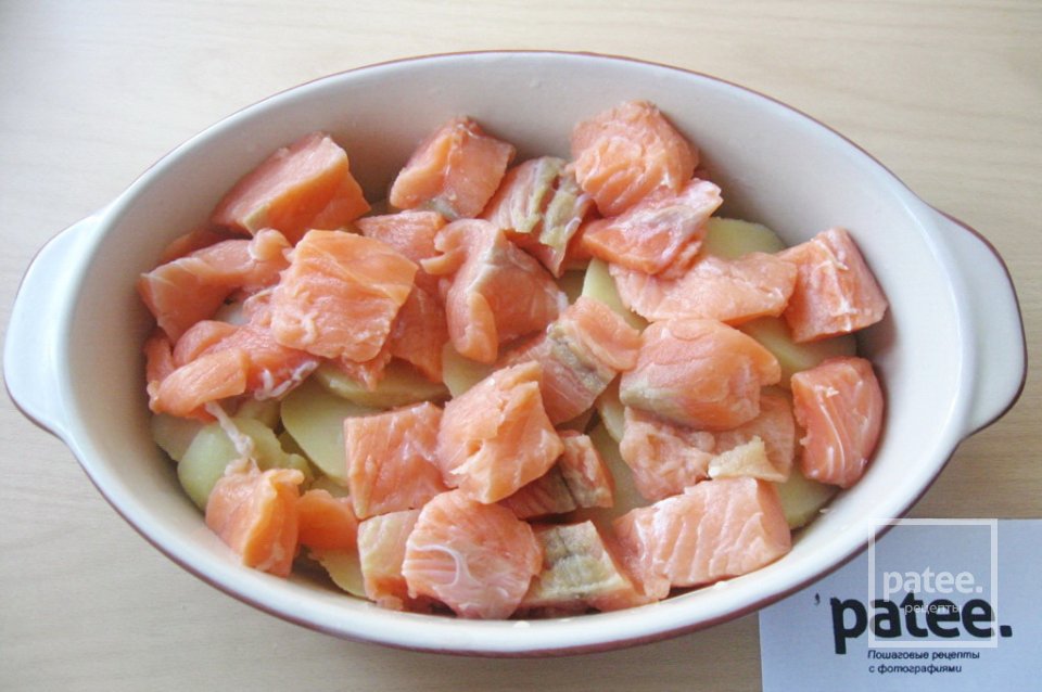 Запеканка из форели с картофелем - Шаг 6