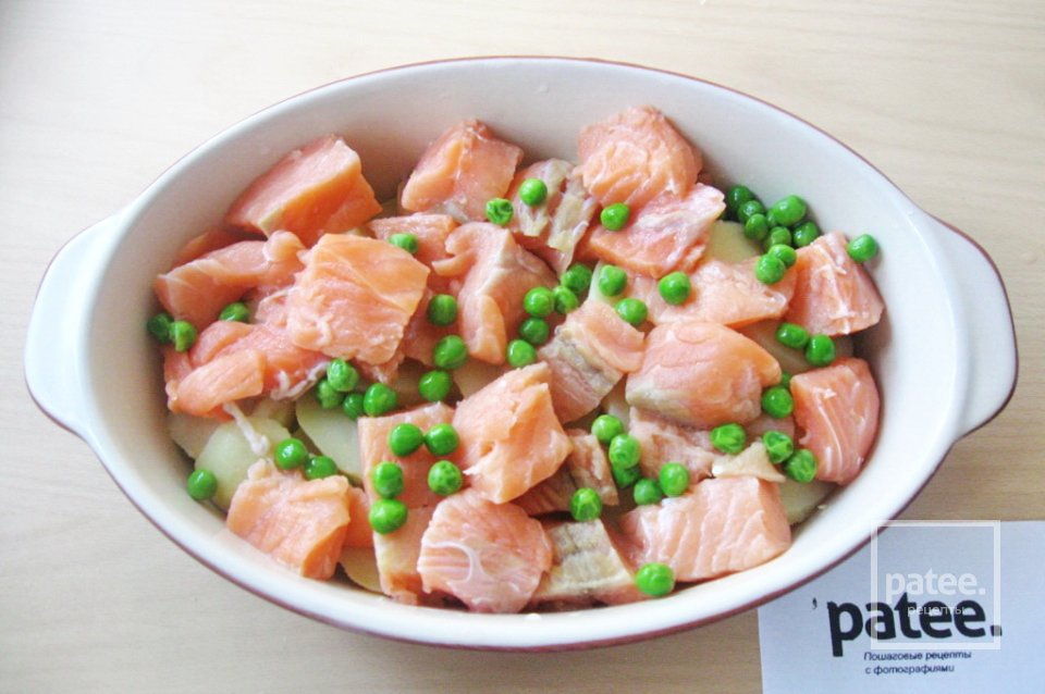 Запеканка из форели с картофелем - Шаг 7