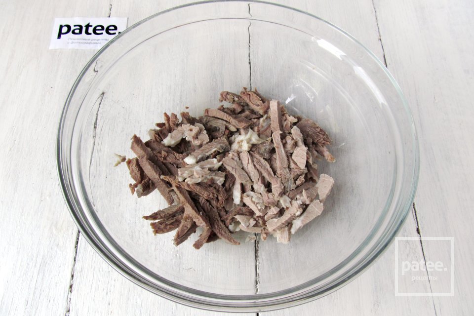 Салат с мясом и краснокочанной капустой - Шаг 7