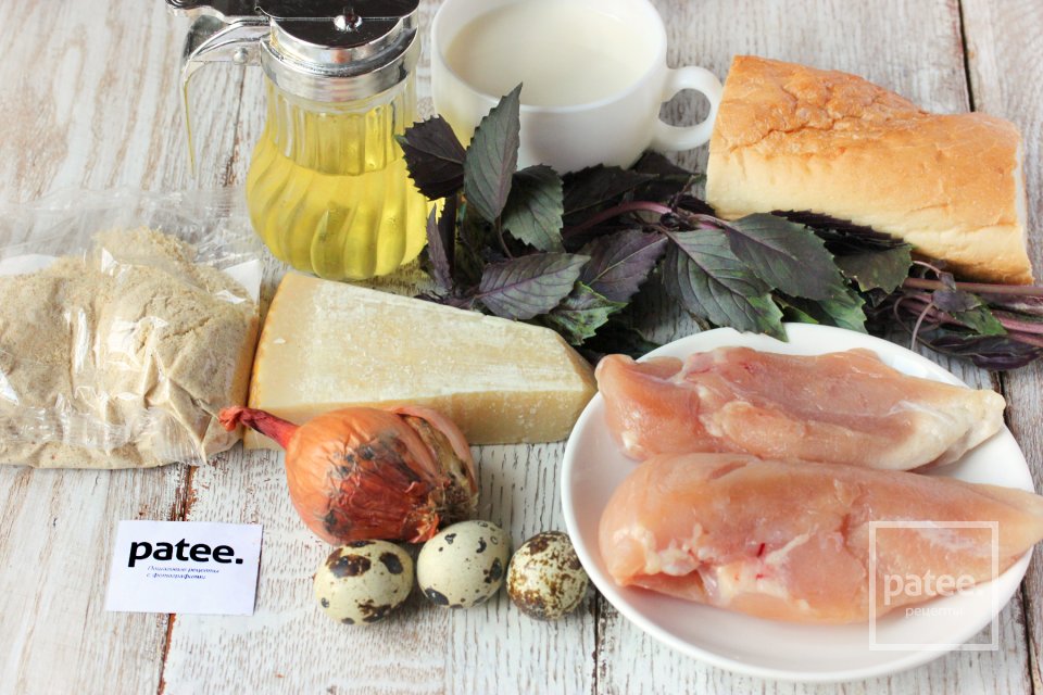 Куриные котлеты с пармезаном и базиликом - Шаг 1