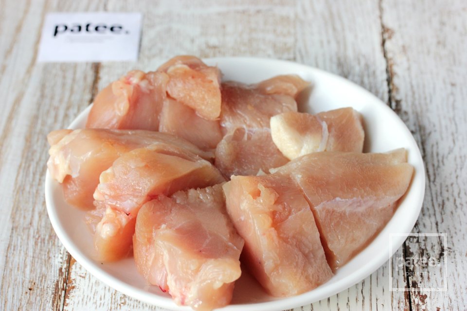 Куриные котлеты с пармезаном и базиликом - Шаг 2