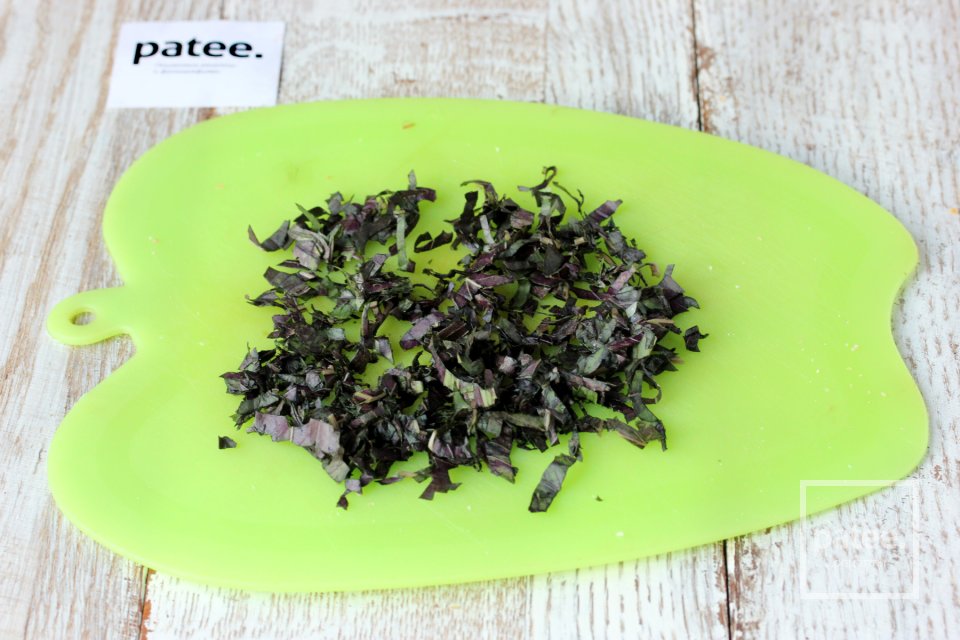 Куриные котлеты с пармезаном и базиликом - Шаг 6