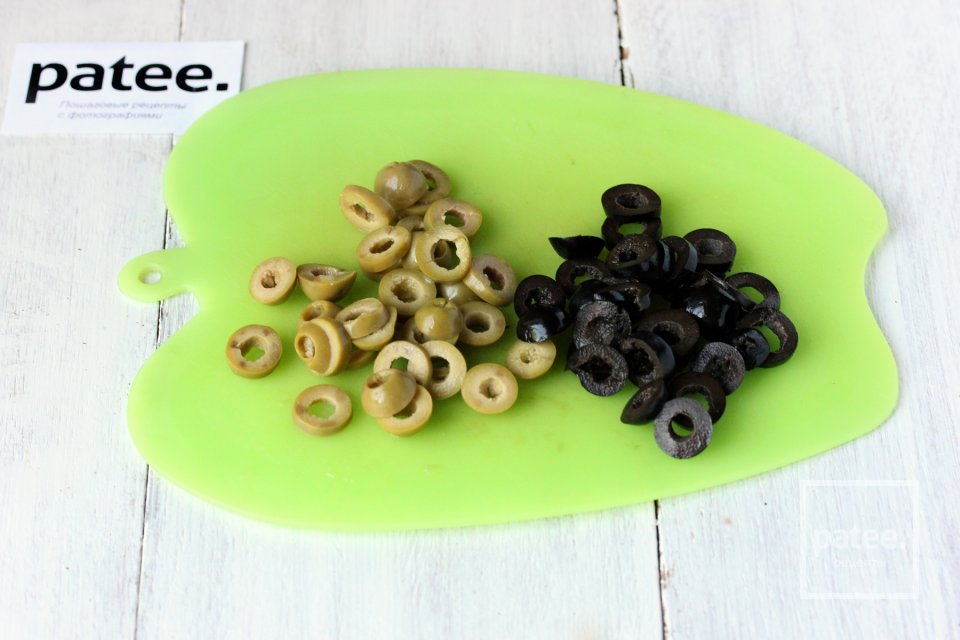 Пицца с анчоусами, маслинами и оливками - Шаг 6