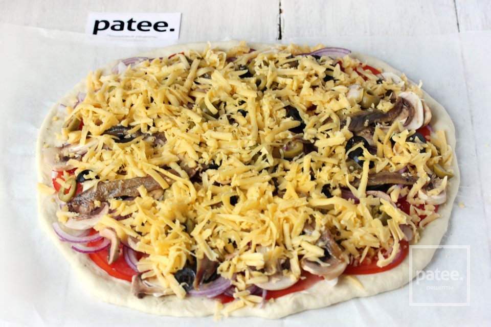 Пицца с анчоусами, маслинами и оливками - Шаг 15