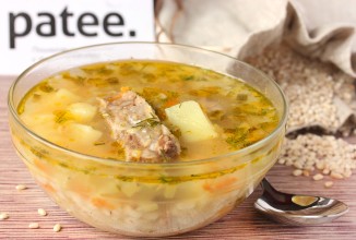 Рассольник со свиными рёбрами и перловой крупой