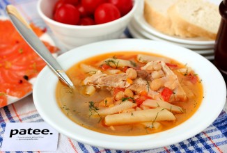 Суп со свиными рёбрышками и консервированной фасолью