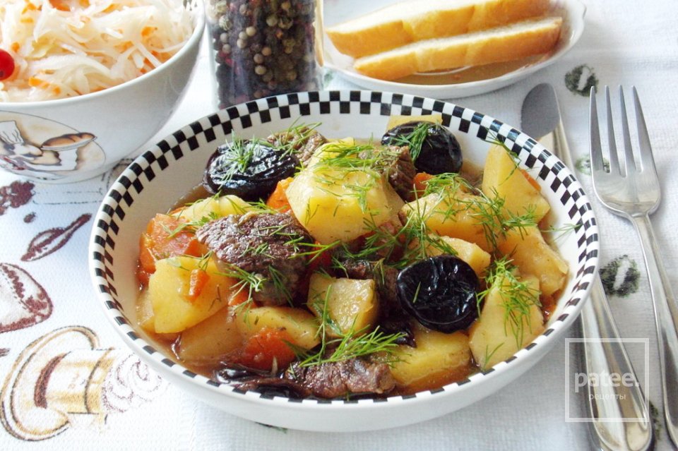 Говядина с черносливом и картофелем - Шаг 17