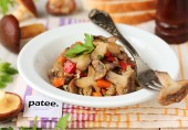 Маслята, жаренные с овощами