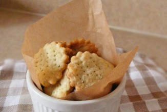 Сырные крекеры с розмарином