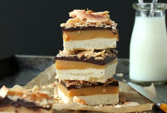 Пирожные с карамелью и шоколадом