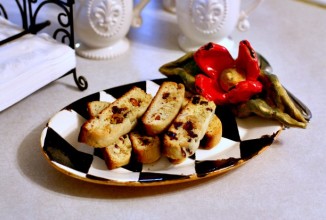 Бискотти с вишней и миндалем