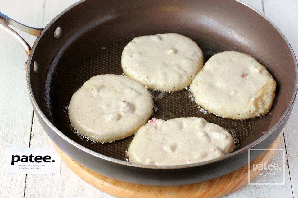 Овсяные оладьи с персиками - Шаг 11