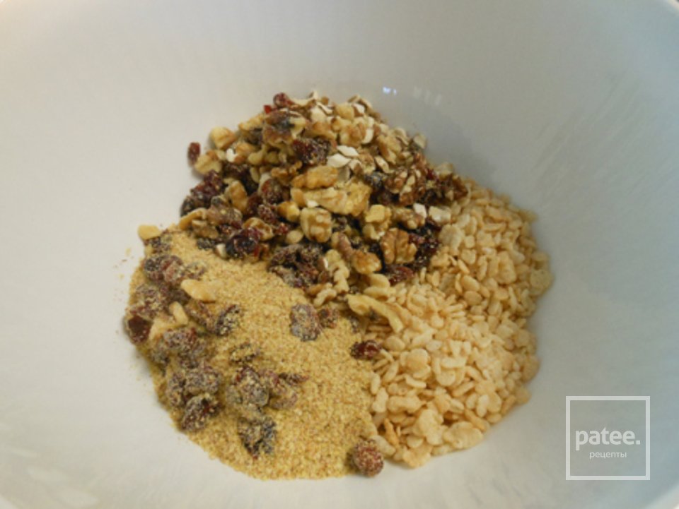 Гранола с клюквой и орехами - Шаг 7