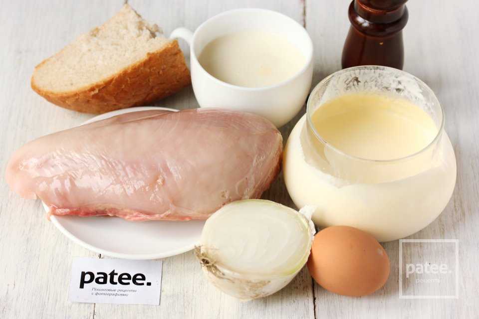 Куриные котлеты на пару в мультиварке - Шаг 1