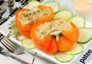 Запечённый перец, фаршированный курицей и кускусом