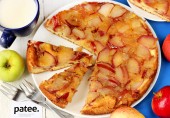 Шарлотка с яблоками и карамелью
