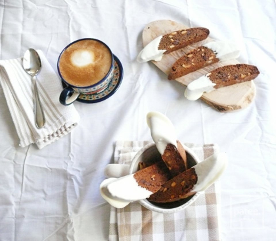 Шоколадные бискотти с макадамией - Шаг 15