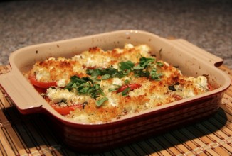 Гратен из помидоров с козьим сыром