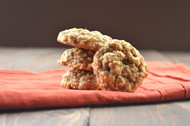 Рецепт Овсяное печенье с орехами и изюмом