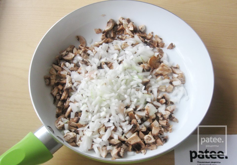 Рубленые куриные котлеты с грибами - Шаг 5